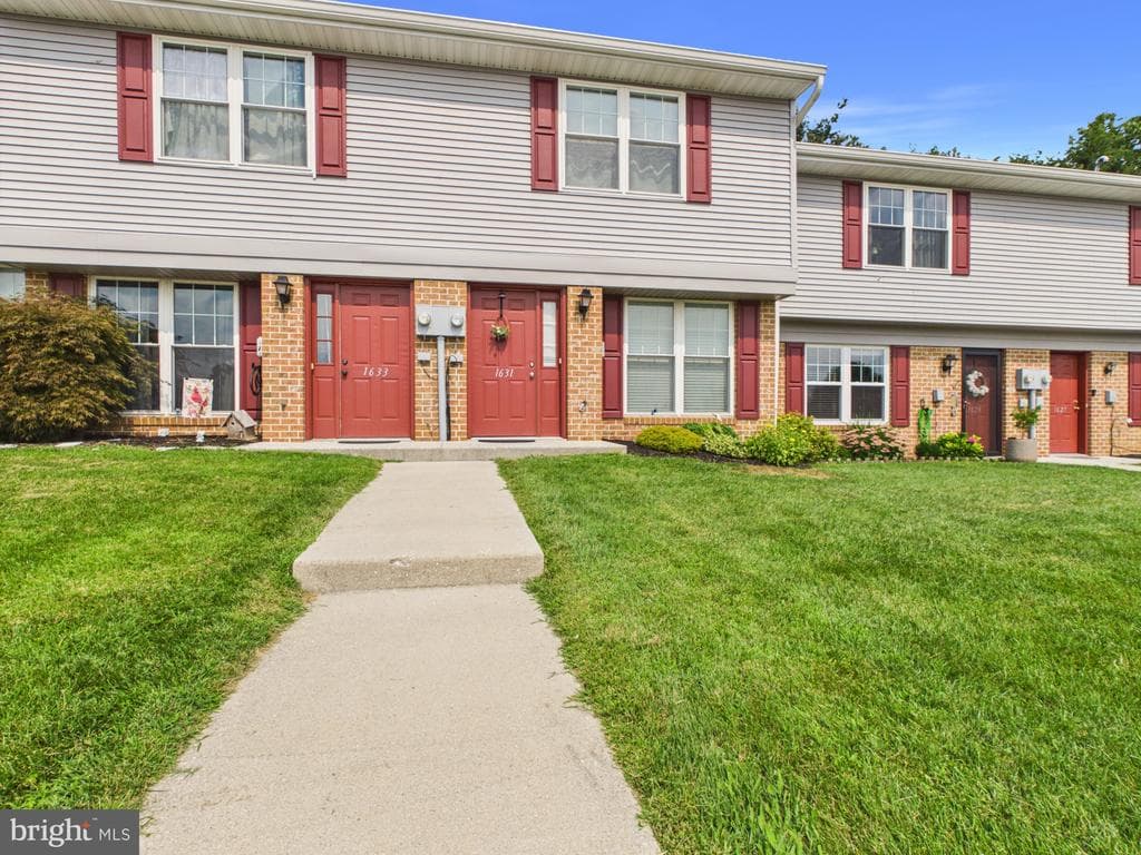 1631 Long Drive, York
