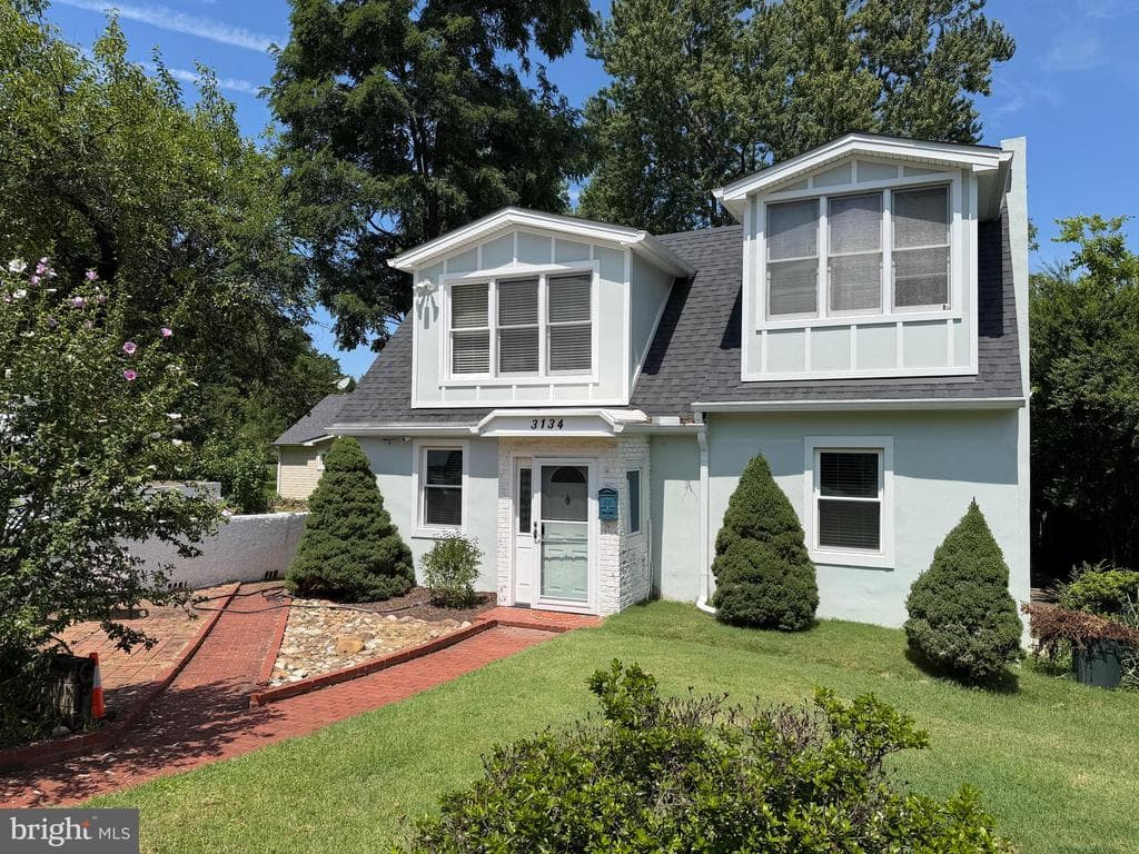 3134 Clayborne Avenue photo 1
