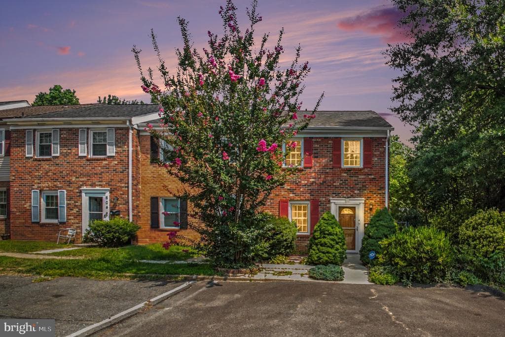 600 Olde Greenwich Circle photo 1