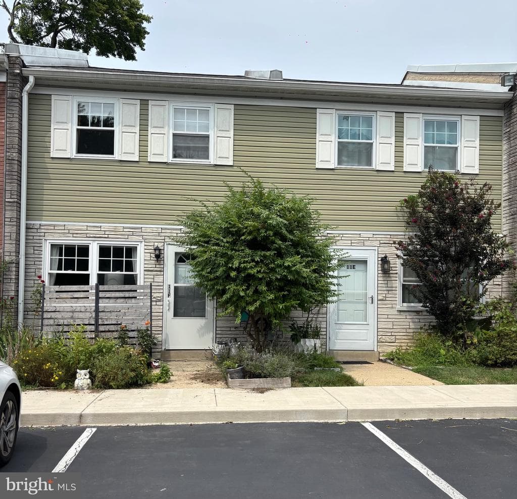 515 N York Road #11-F photo 1