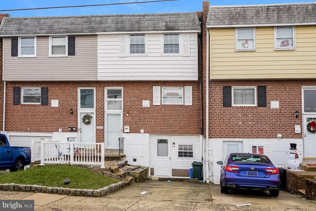 3529 Sussex Lane photo 1