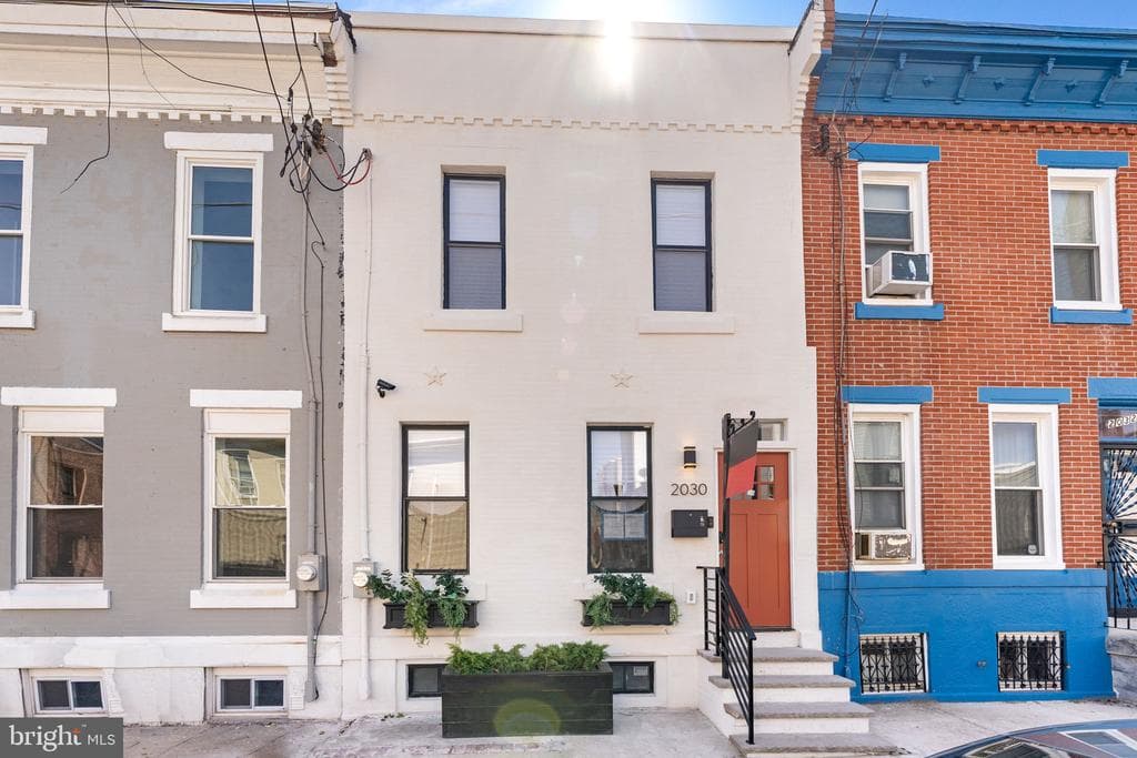 2030 Tasker Street photo 1