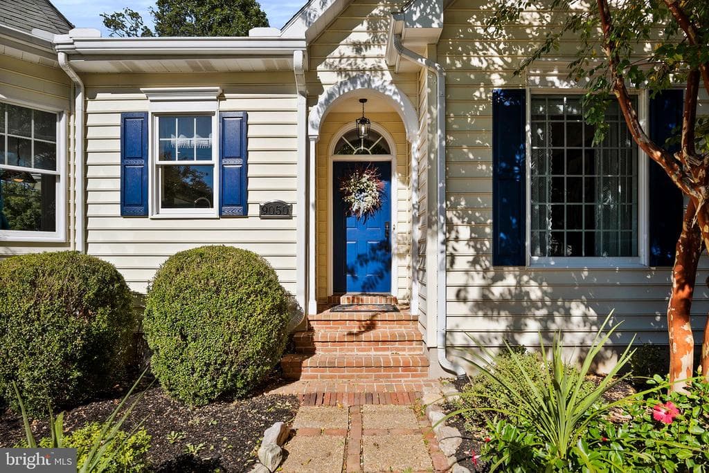 9050 Point Lane photo 1
