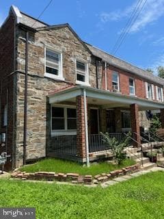 928 Perry Place NE photo 1