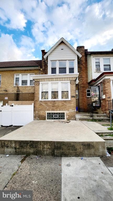 972 Bridge Street photo 1