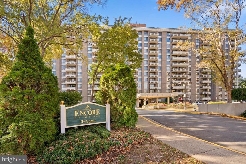 1808 Old Meadow Road #906 photo 1