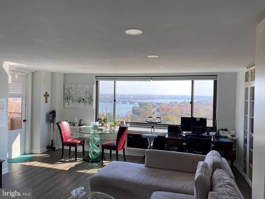 1011 Arlington Boulevard #1030 photo 1