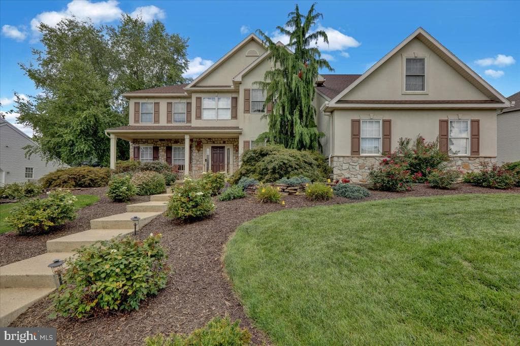 12 Fairwood Avenue photo 1
