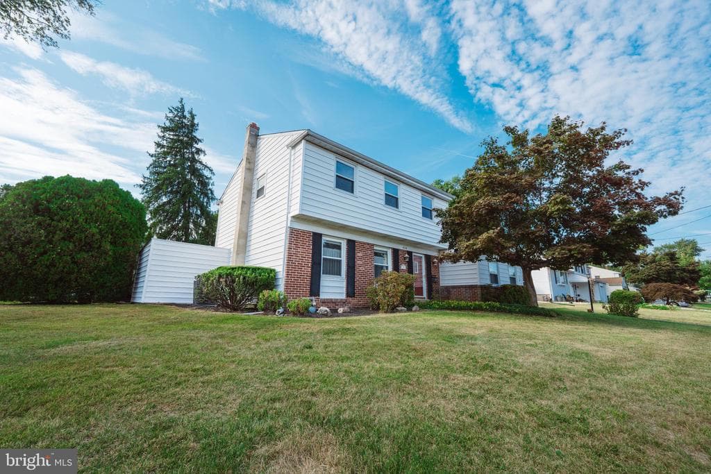 456 Hogeland Road photo 1