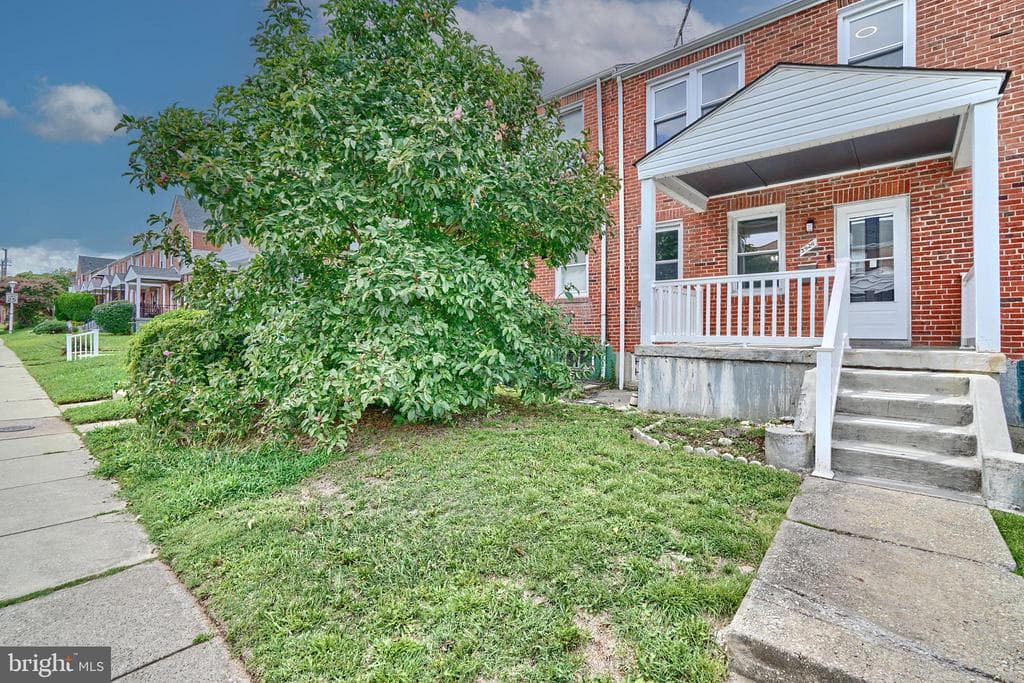 3926 Cedardale Road photo 1