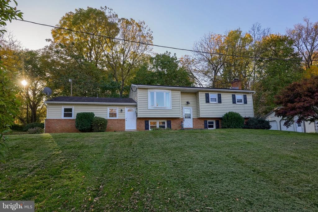 60 N Conestoga Drive photo 1