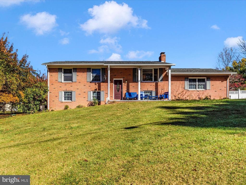 9242 Oak Tree Circle photo 1