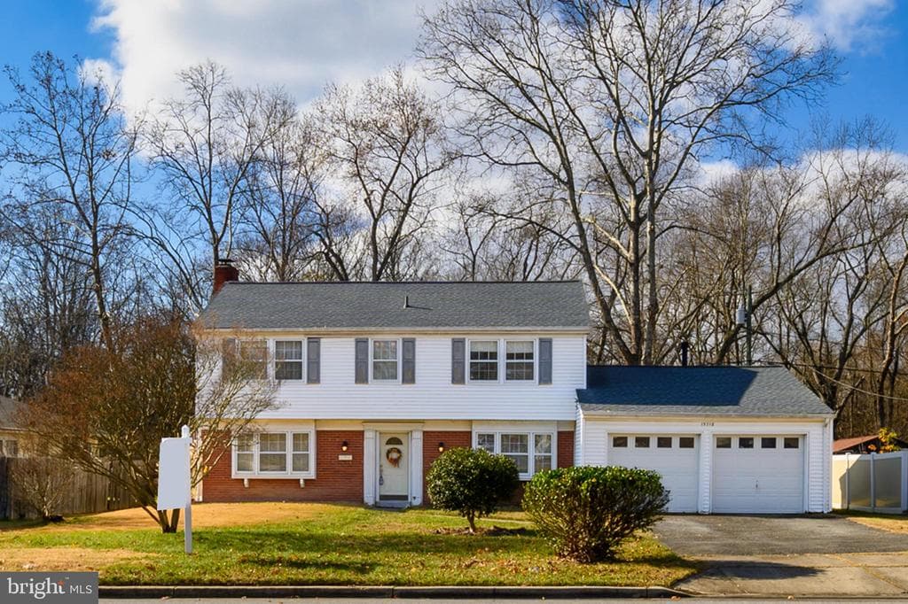15718 Pointer Ridge Drive photo 1