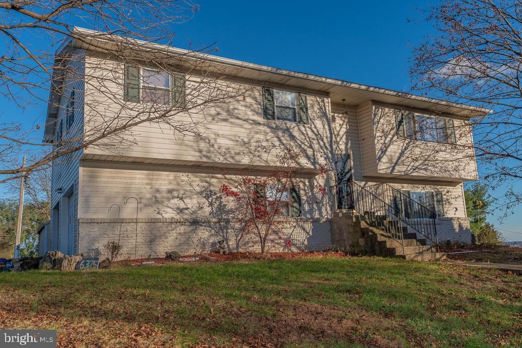 6375 Hillside Road photo 1