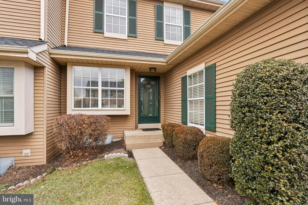 680 Tomlinson Lane photo 1