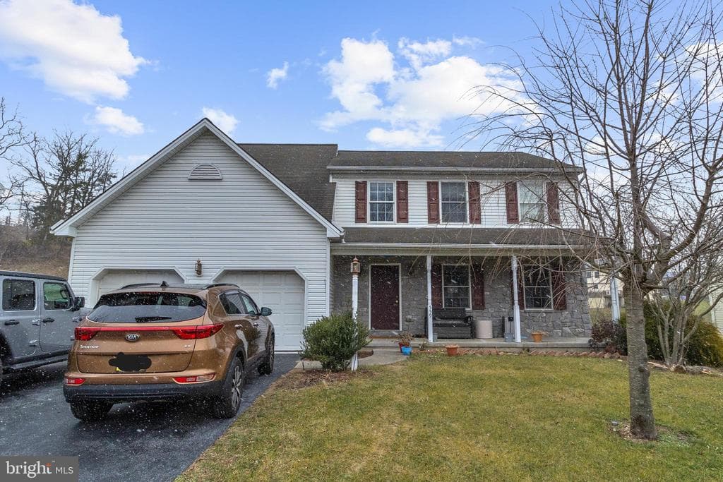 559 Old Forge Court photo 1