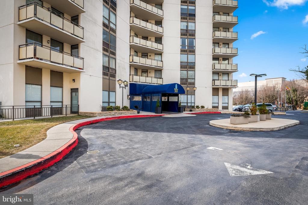 205 E Joppa Road #2604 photo 1
