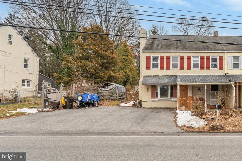 535 W Church Road photo 1