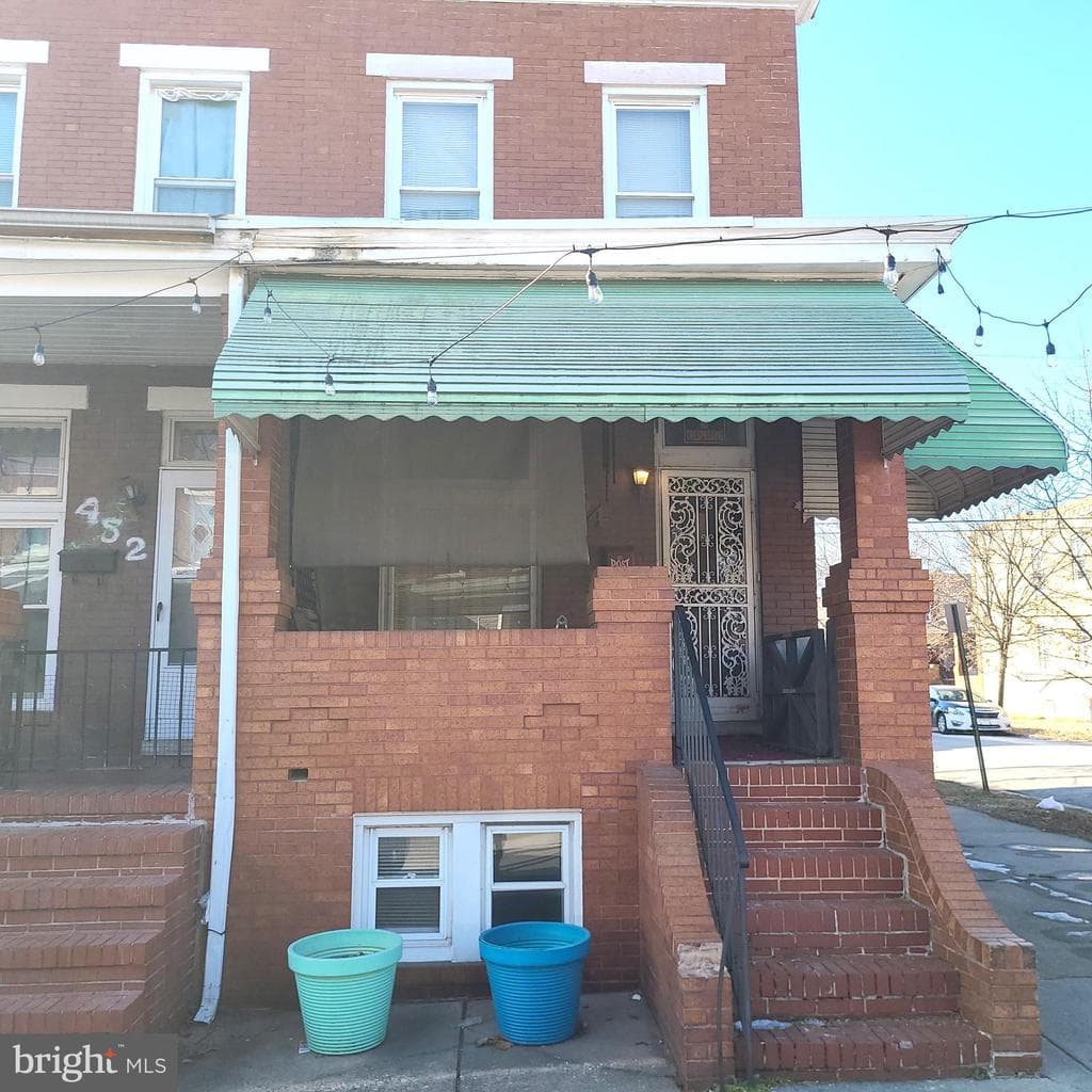 454 N Robinson Street photo 1