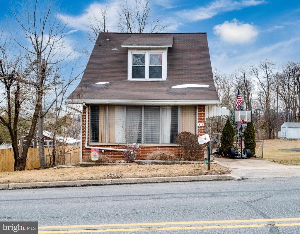 817 Philadelphia Avenue photo 1