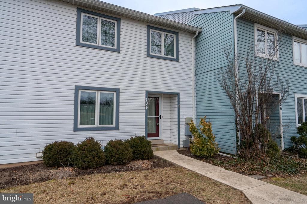 104 Kelso Court photo 1