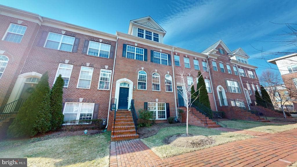 8042 Reserve Way photo 1