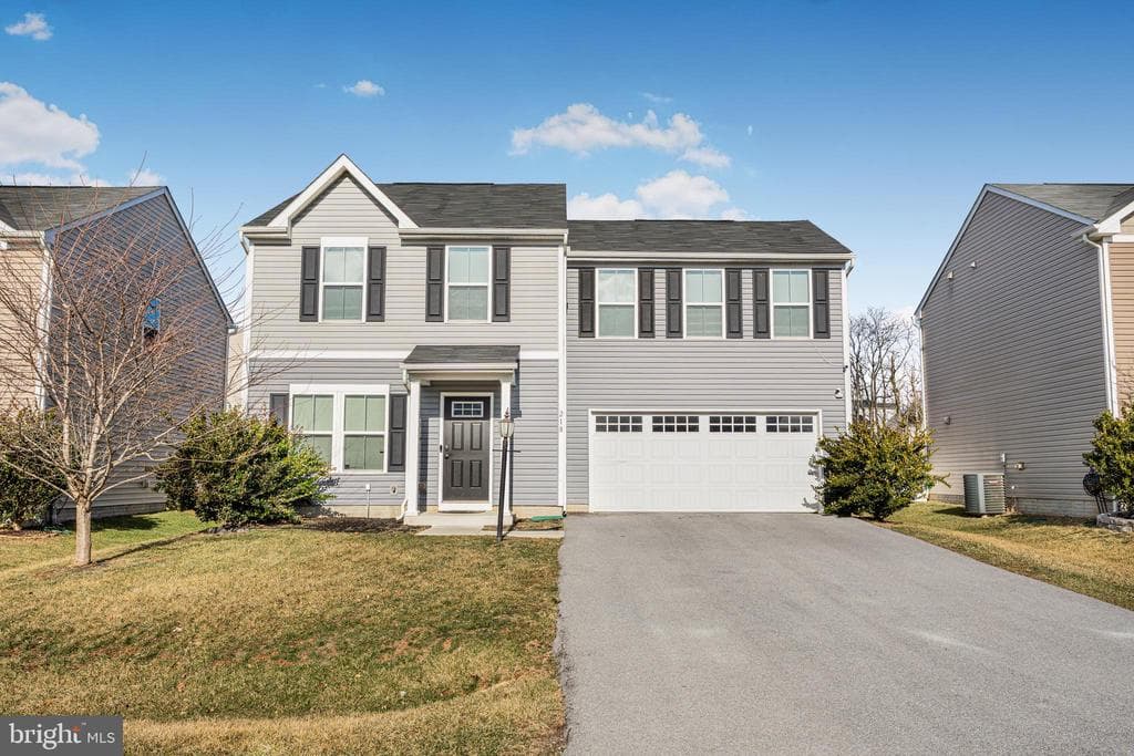 218 Singleton Way photo 1