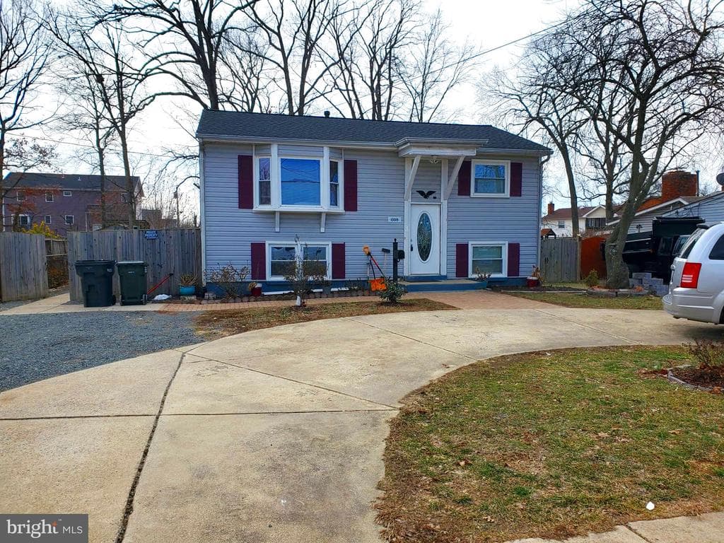 10019 Lomond Drive photo 1
