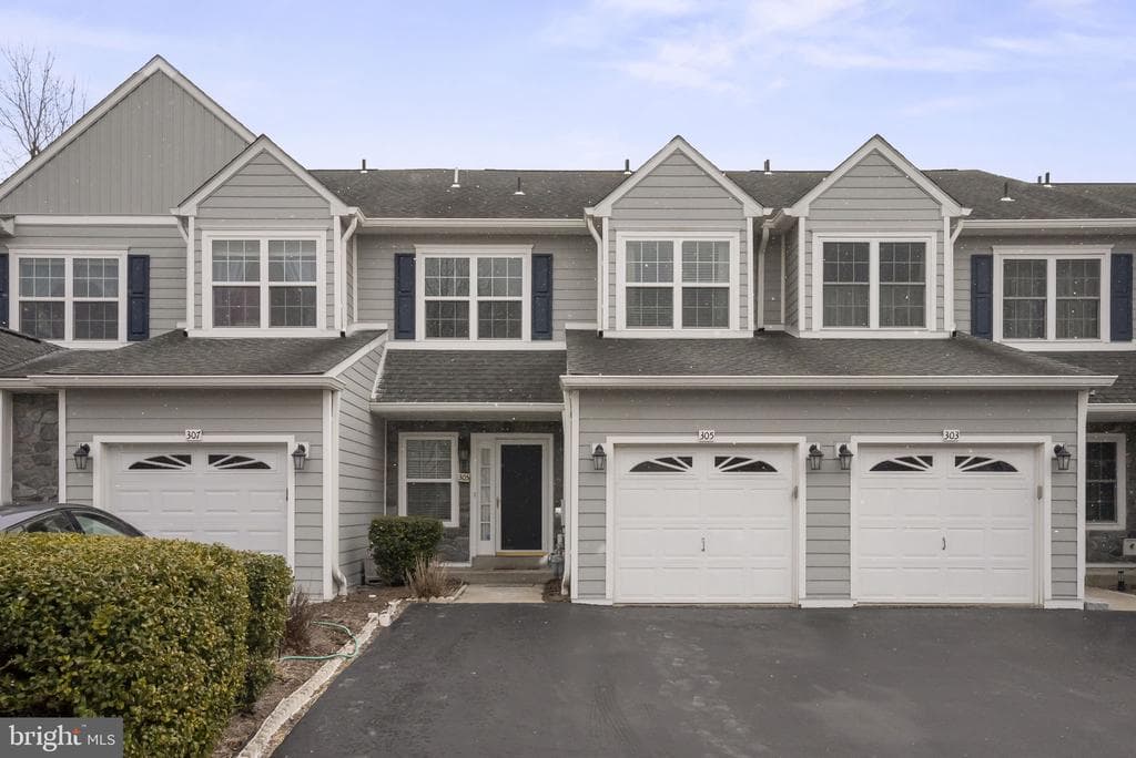 305 Donna Drive photo 1