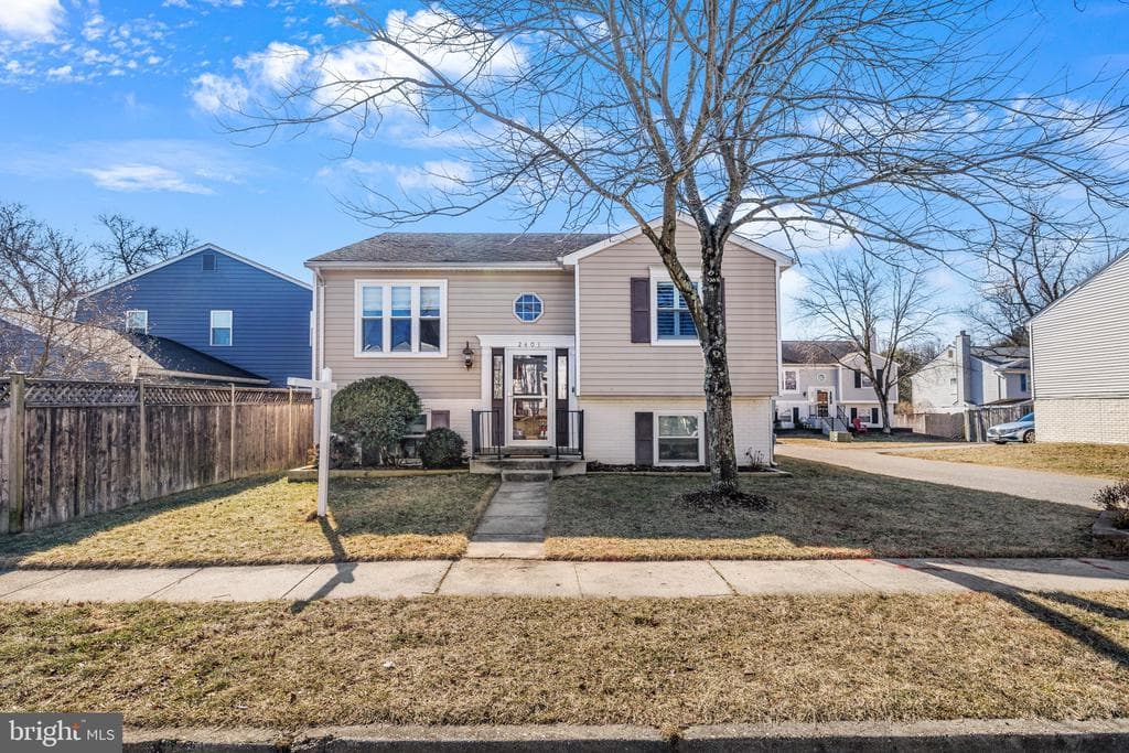 2403 Yarmouth Lane photo 1
