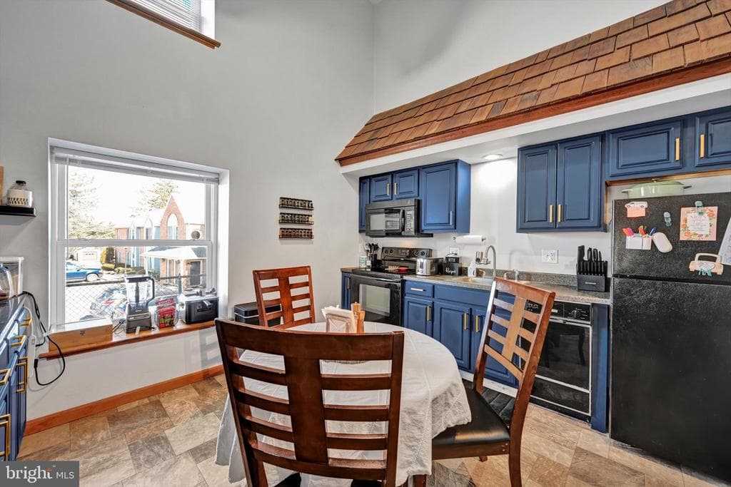 709 Hill Road #1 photo 1