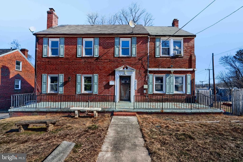 4320 N Addison Road photo 1