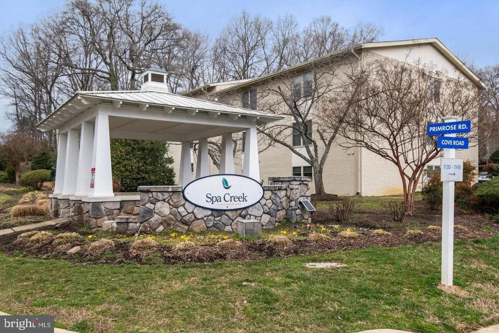 1113 Primrose Court #201 photo 1