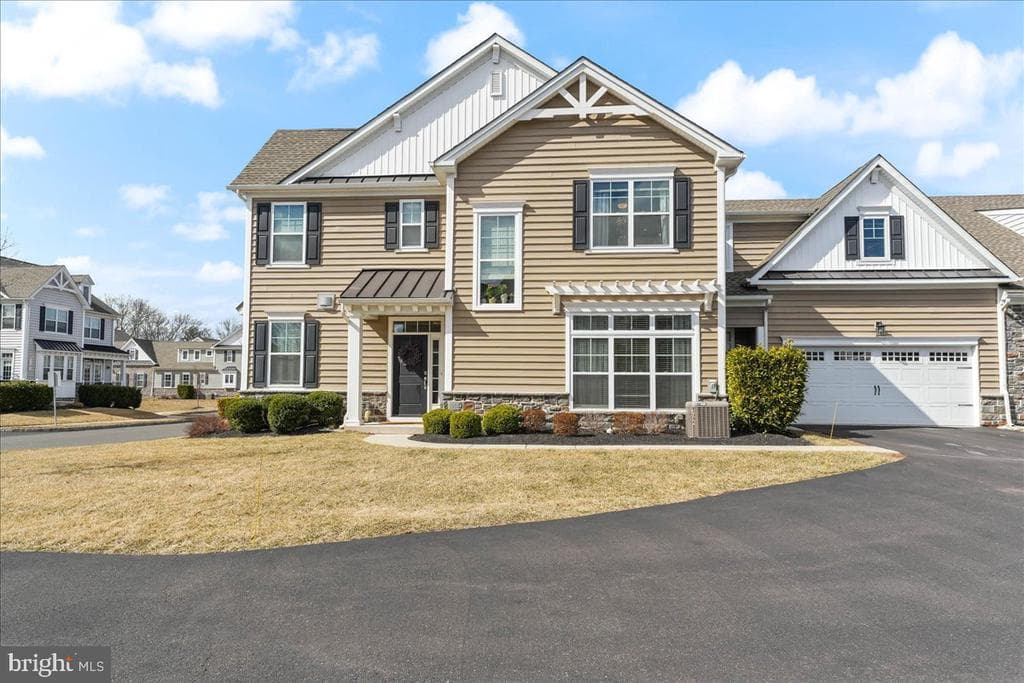 1202 Summit Drive photo 1