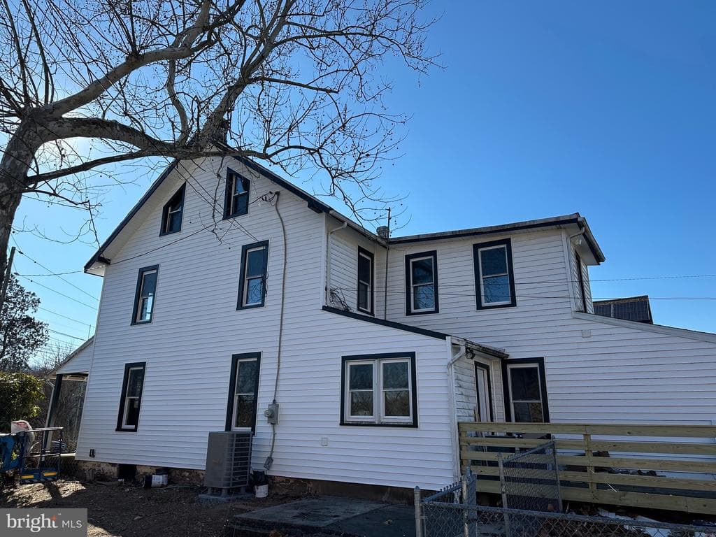 5241 Broad Street photo 1
