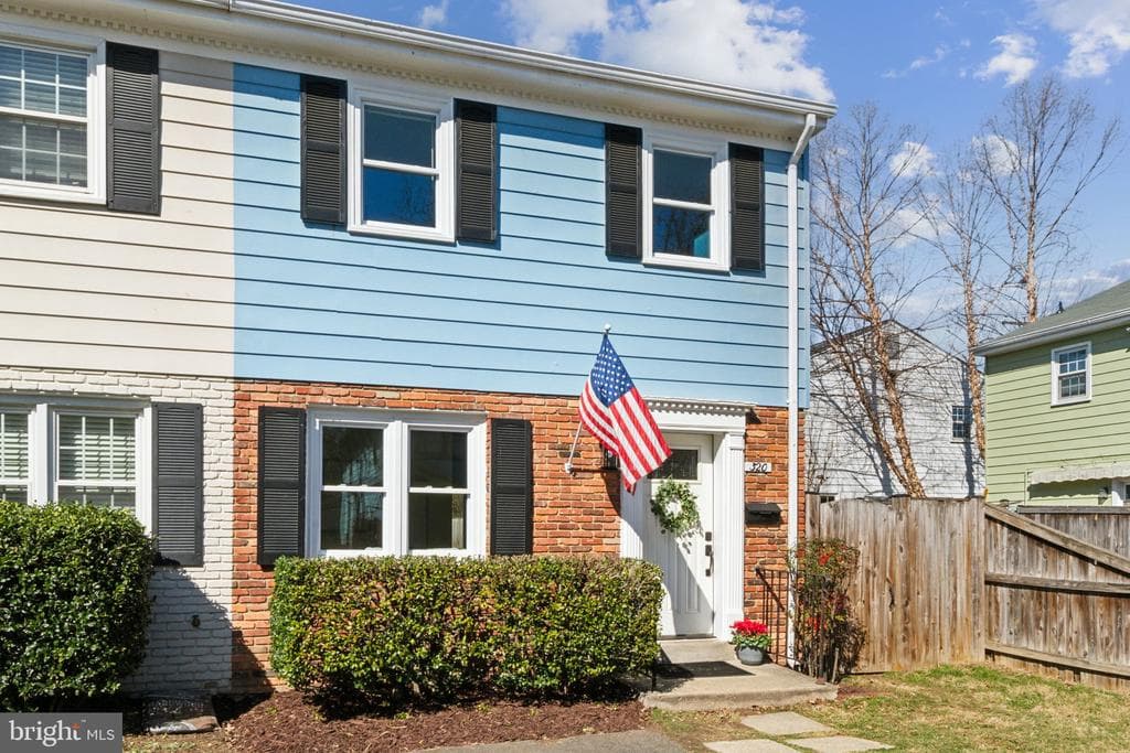 320 E Windsor Avenue photo 1