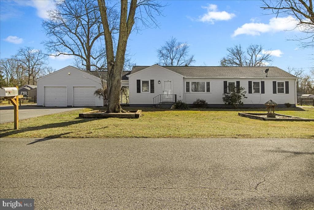 8501 Oak Drive photo 1