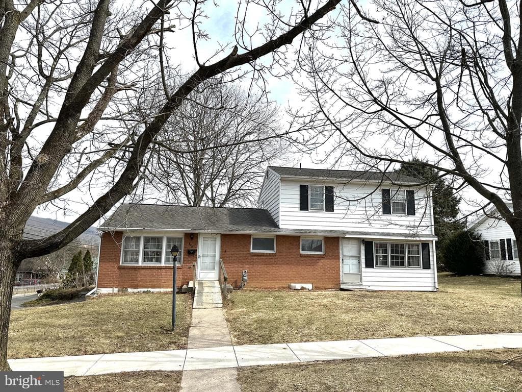 228 N McAllister Street photo 1