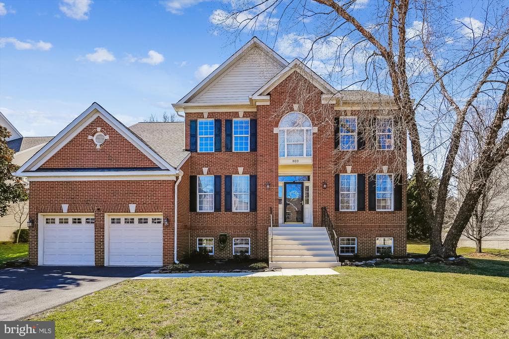 803 Melody Court SE photo 1