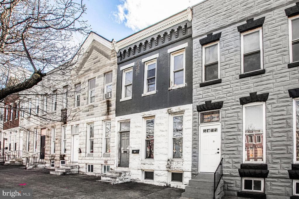 2225 Wilkens Avenue photo 1