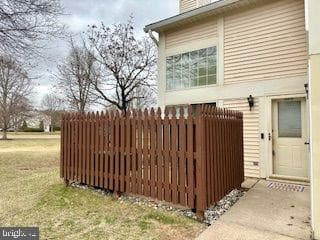323 Patrick Place photo 1
