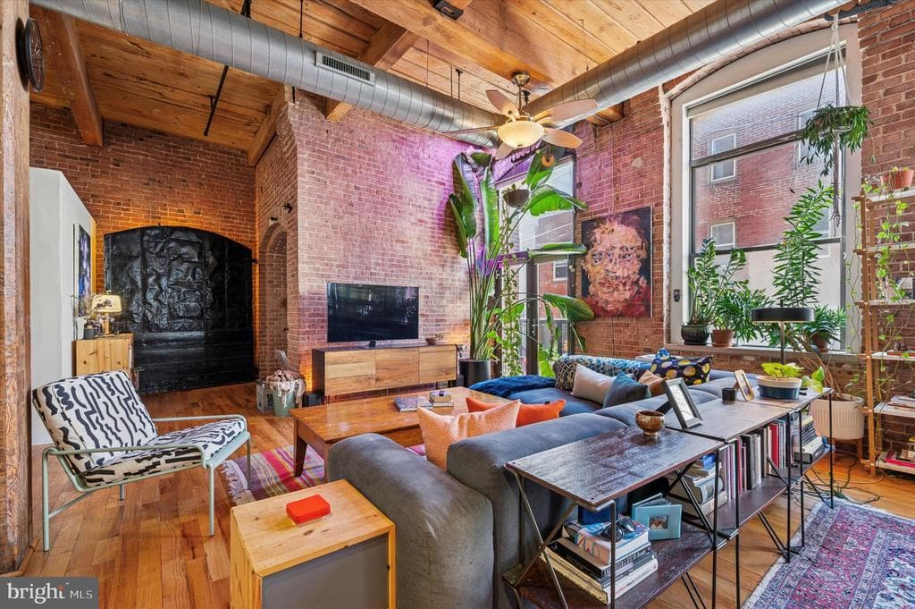 1524 N Hancock Street #204 photo 1