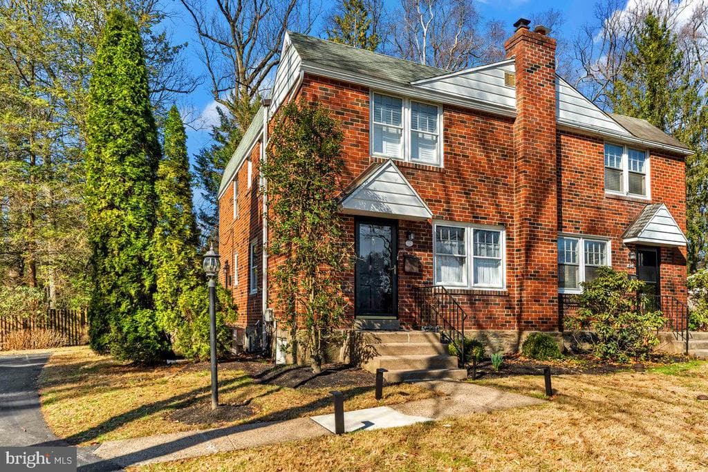 402 Country Lane photo 1