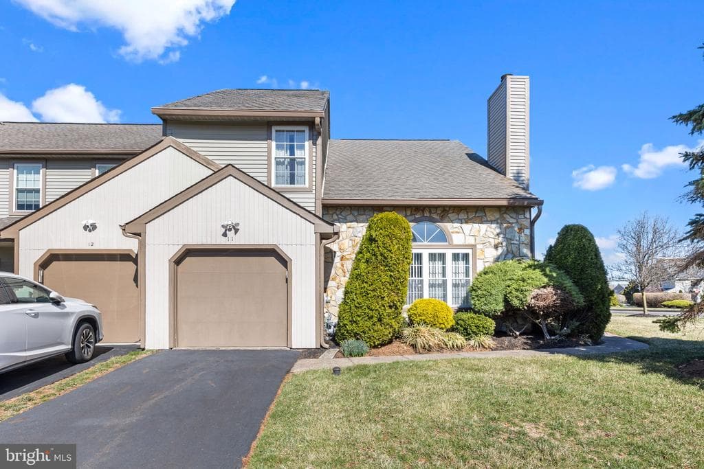 11 Laurel Circle photo 1