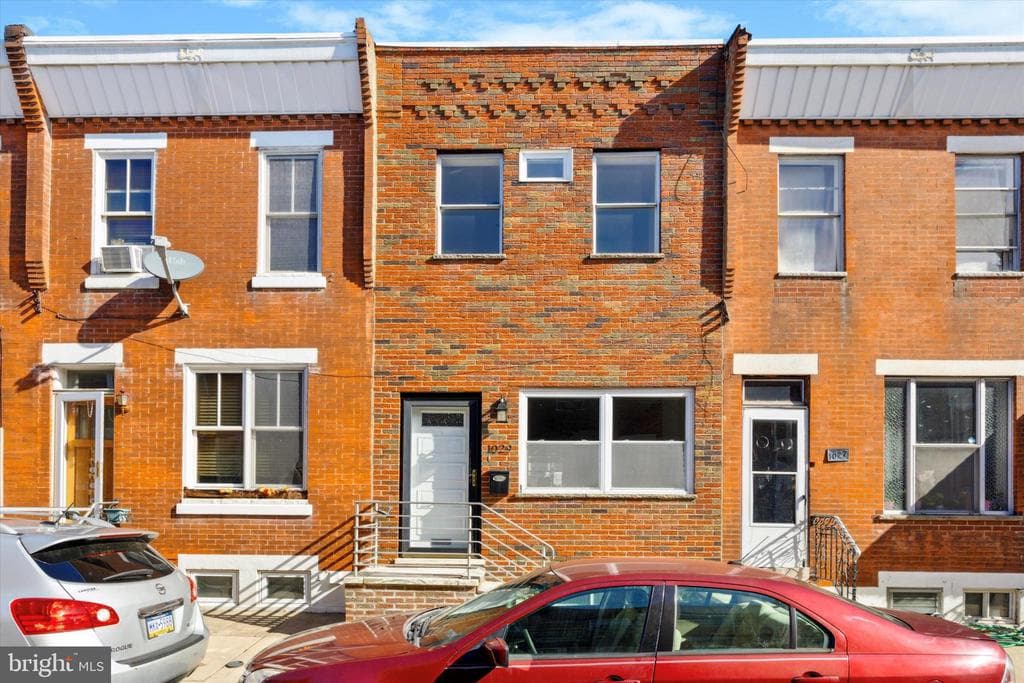 1029 Tree Street photo 1