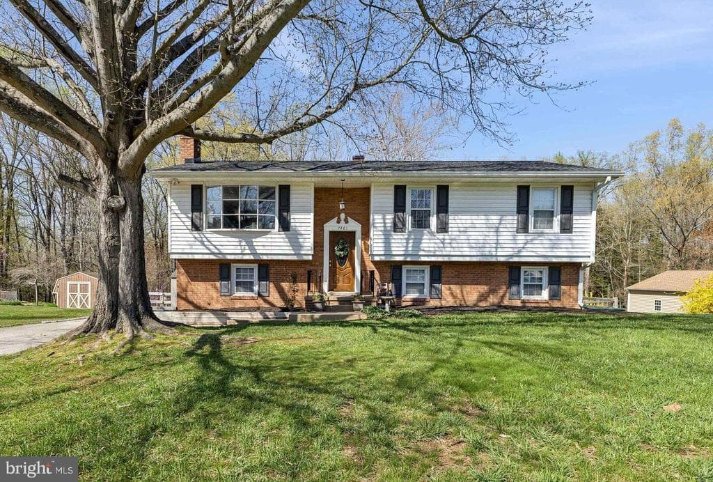 7461 Robin Road photo 1