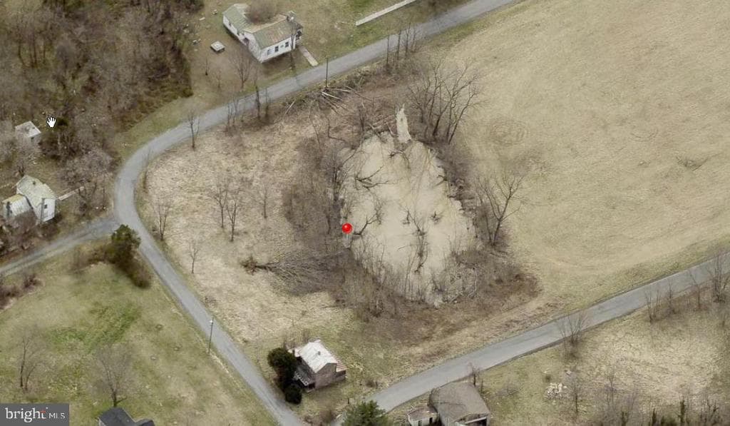 32 Walters Lane photo 1