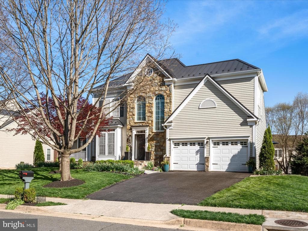409 Lacey Court SW photo 1