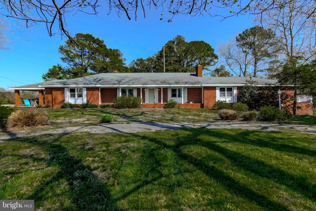 11009 Stewart Neck Road photo 1