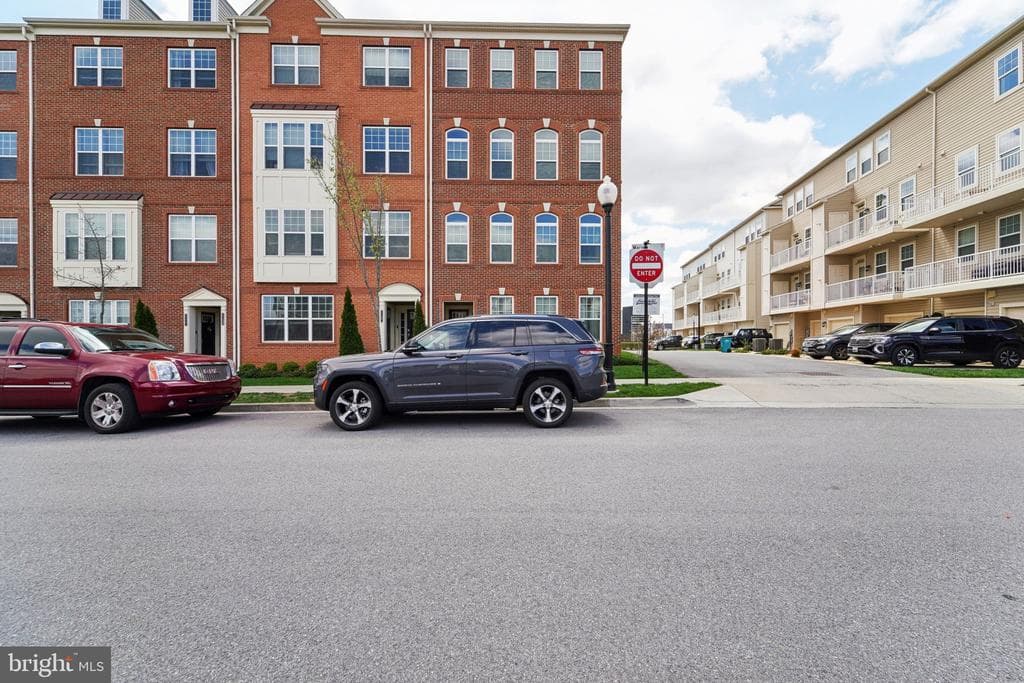 7101 Macon Street photo 1